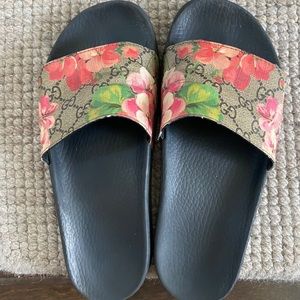 Gucci Bloom Sandal Size 39